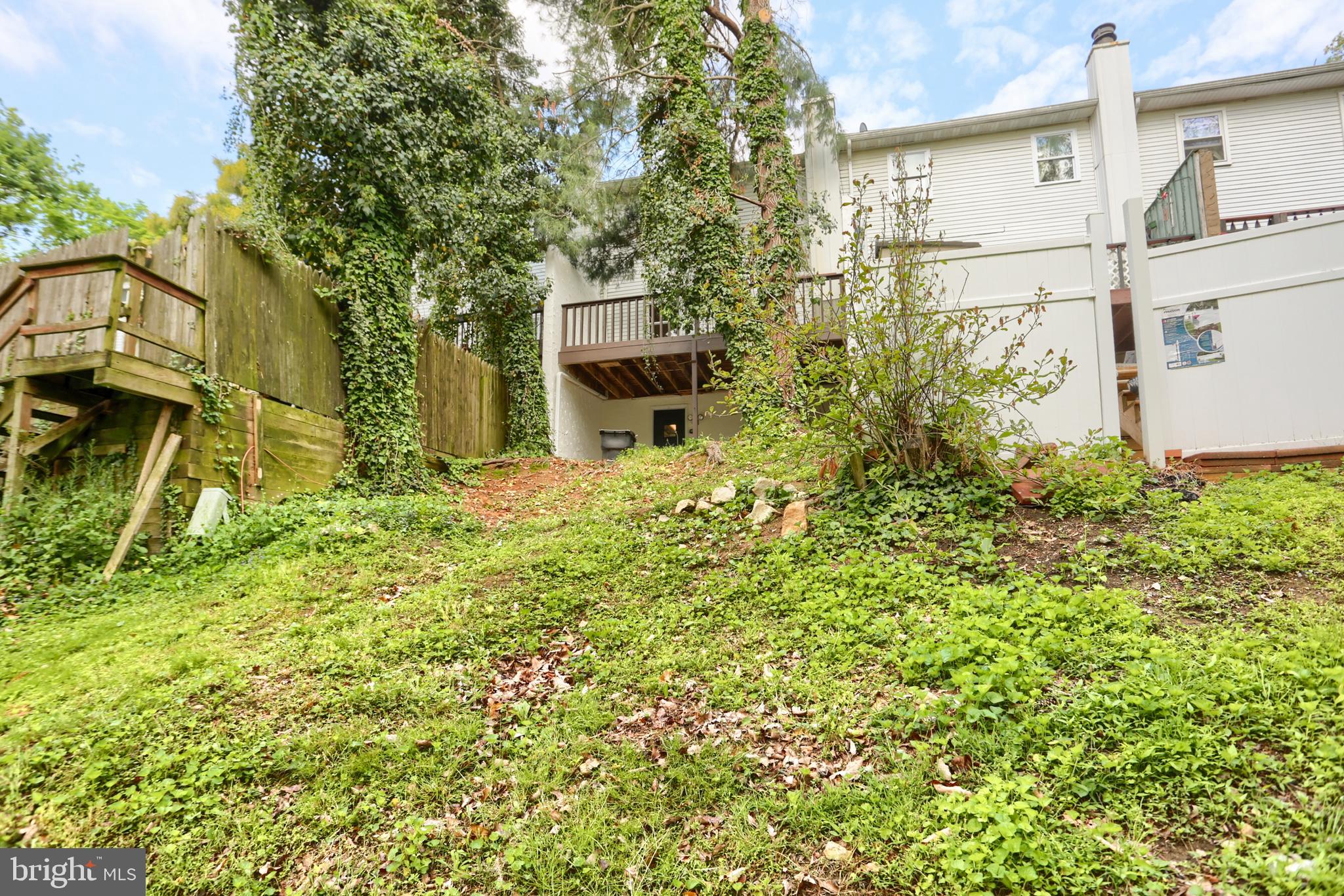 FARM HOMES W GROVE - Residential