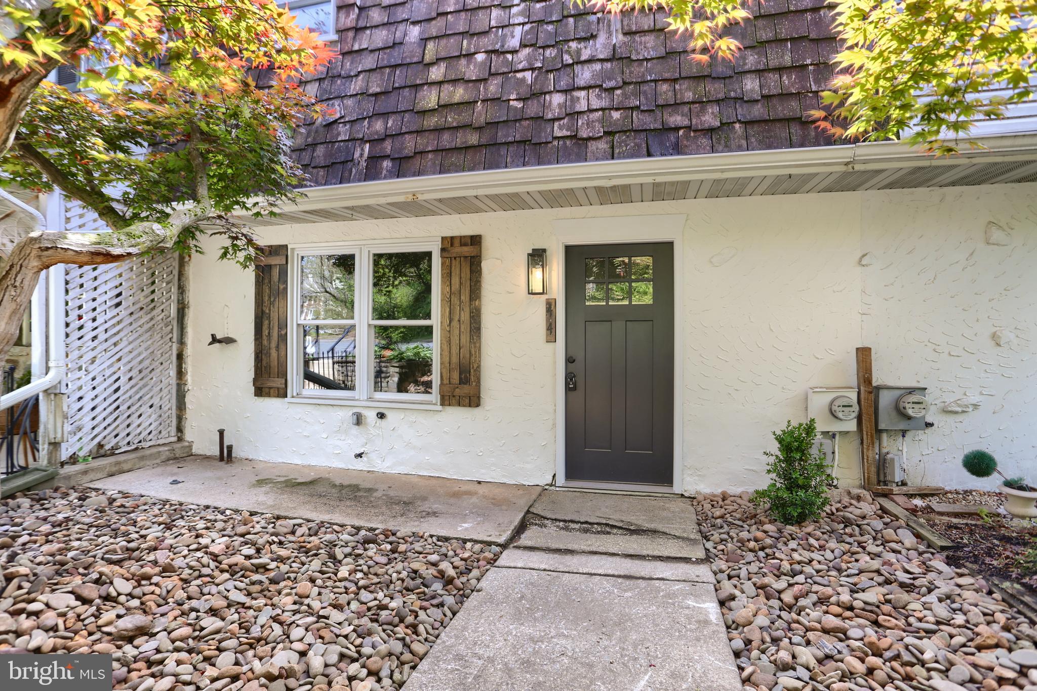 44 TOWNVIEW DRIVE H-44