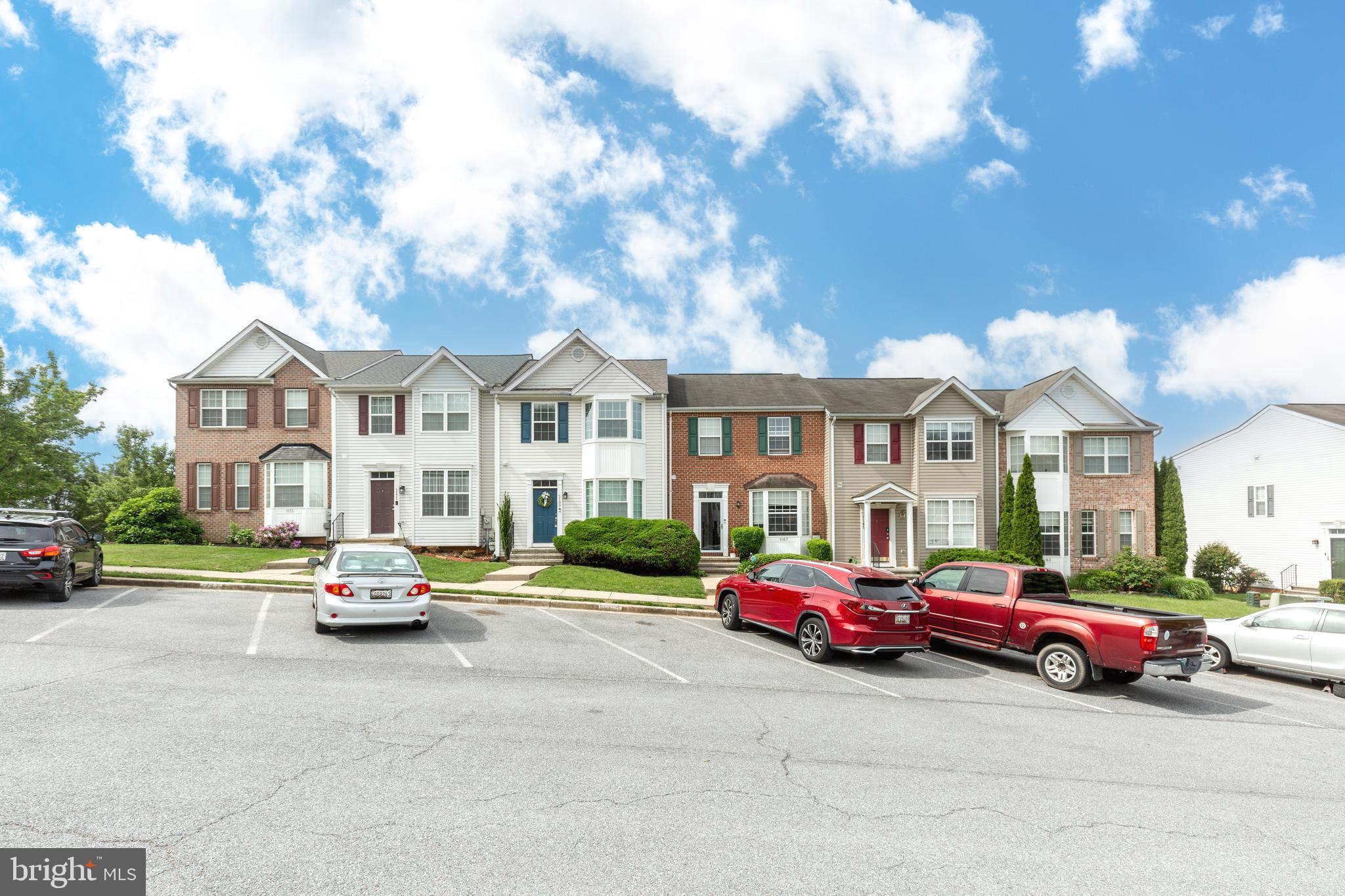 1169 BALSAM CIRCLE