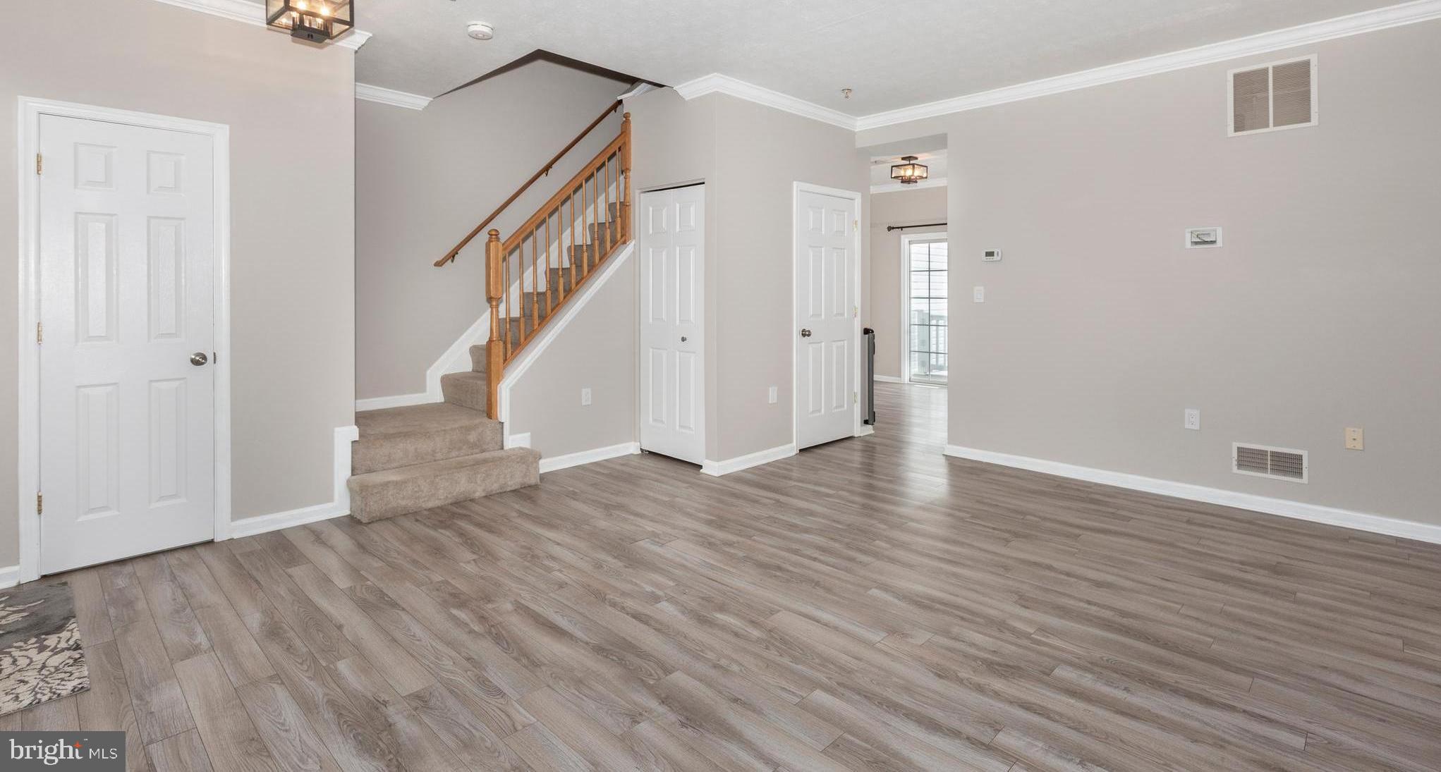 1169 BALSAM CIRCLE