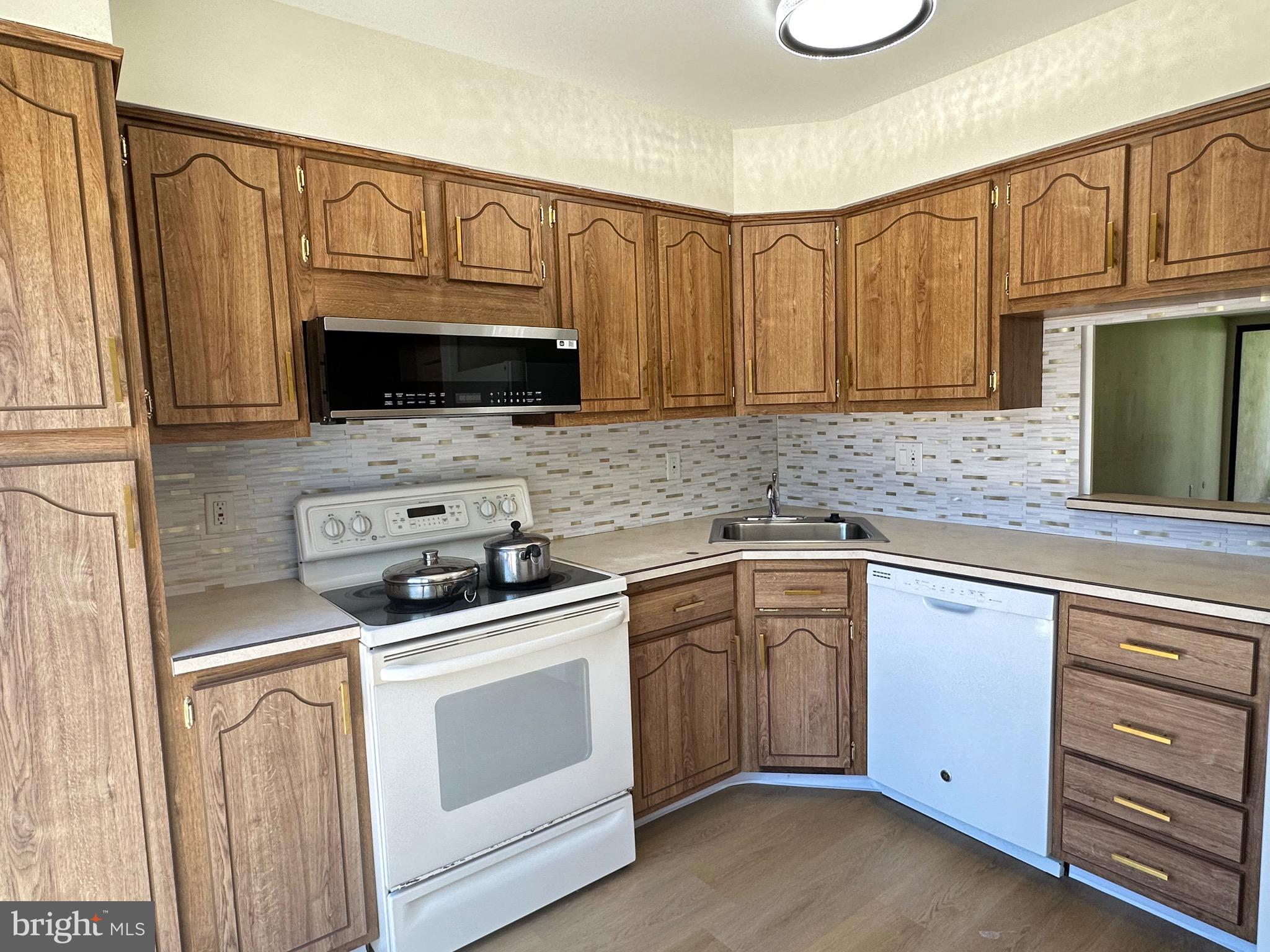 CENTENNIAL RIDGE - Residential