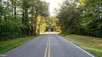 ROLAND-RICHARDS - Land