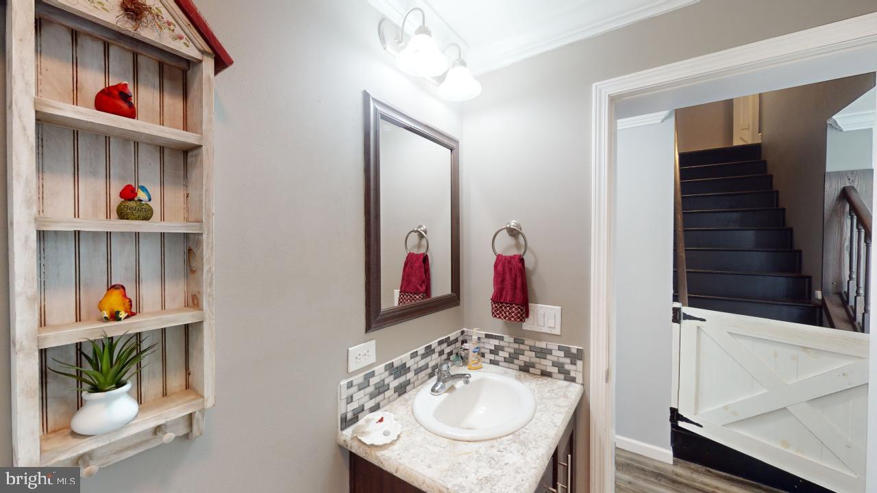 RUSHING RIVER FARMS - Residential