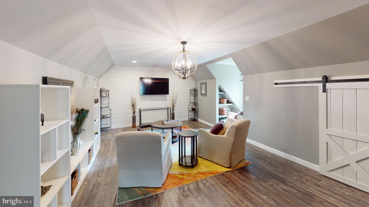 RUSHING RIVER FARMS - Residential