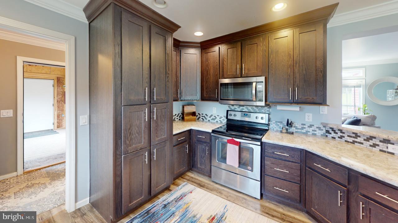 RUSHING RIVER FARMS - Residential