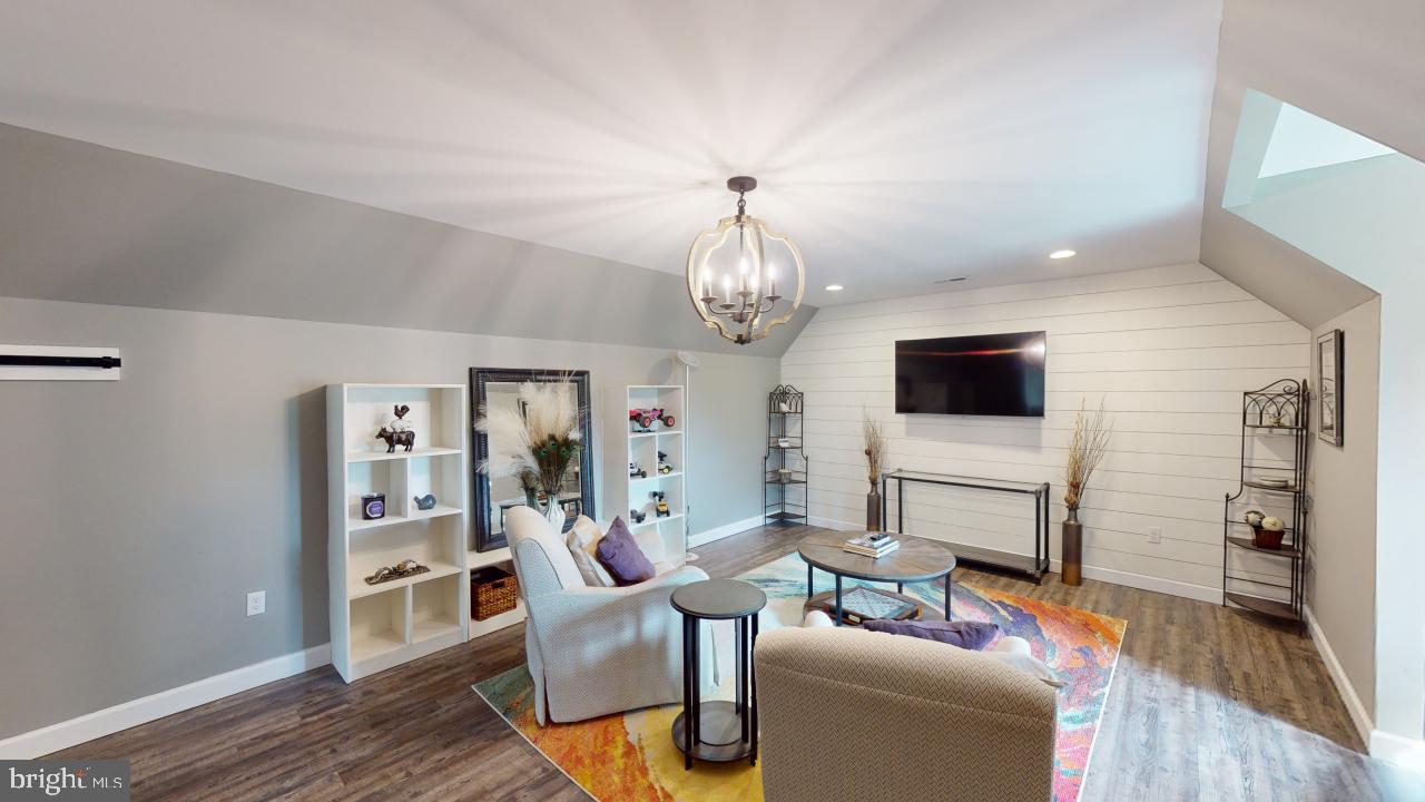 RUSHING RIVER FARMS - Residential