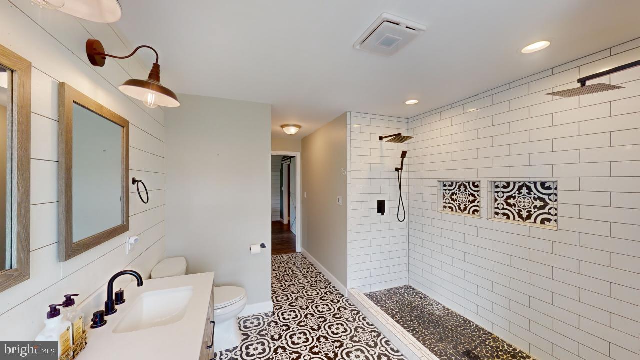 RUSHING RIVER FARMS - Residential