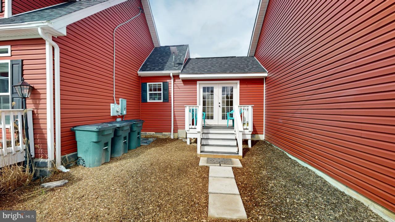 RUSHING RIVER FARMS - Residential