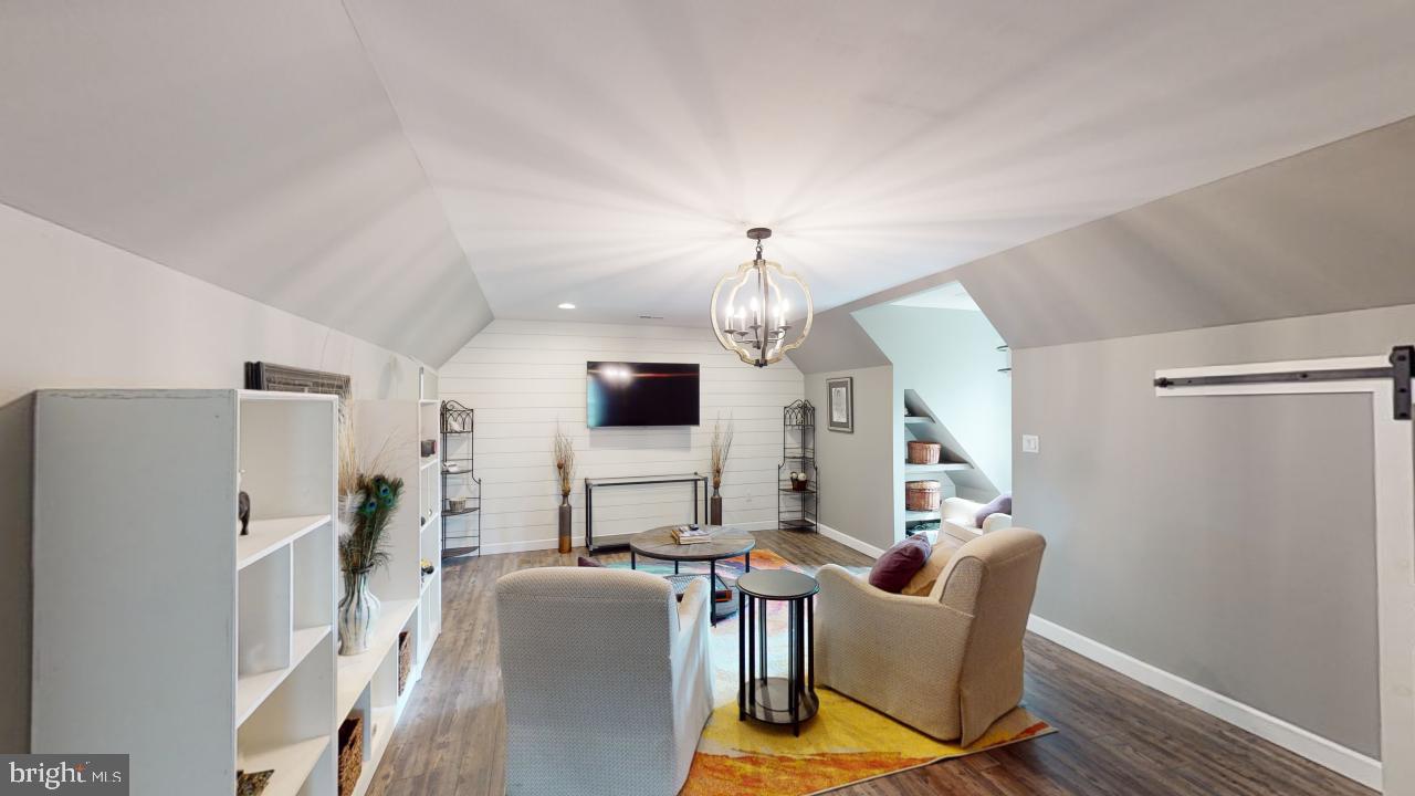 RUSHING RIVER FARMS - Residential