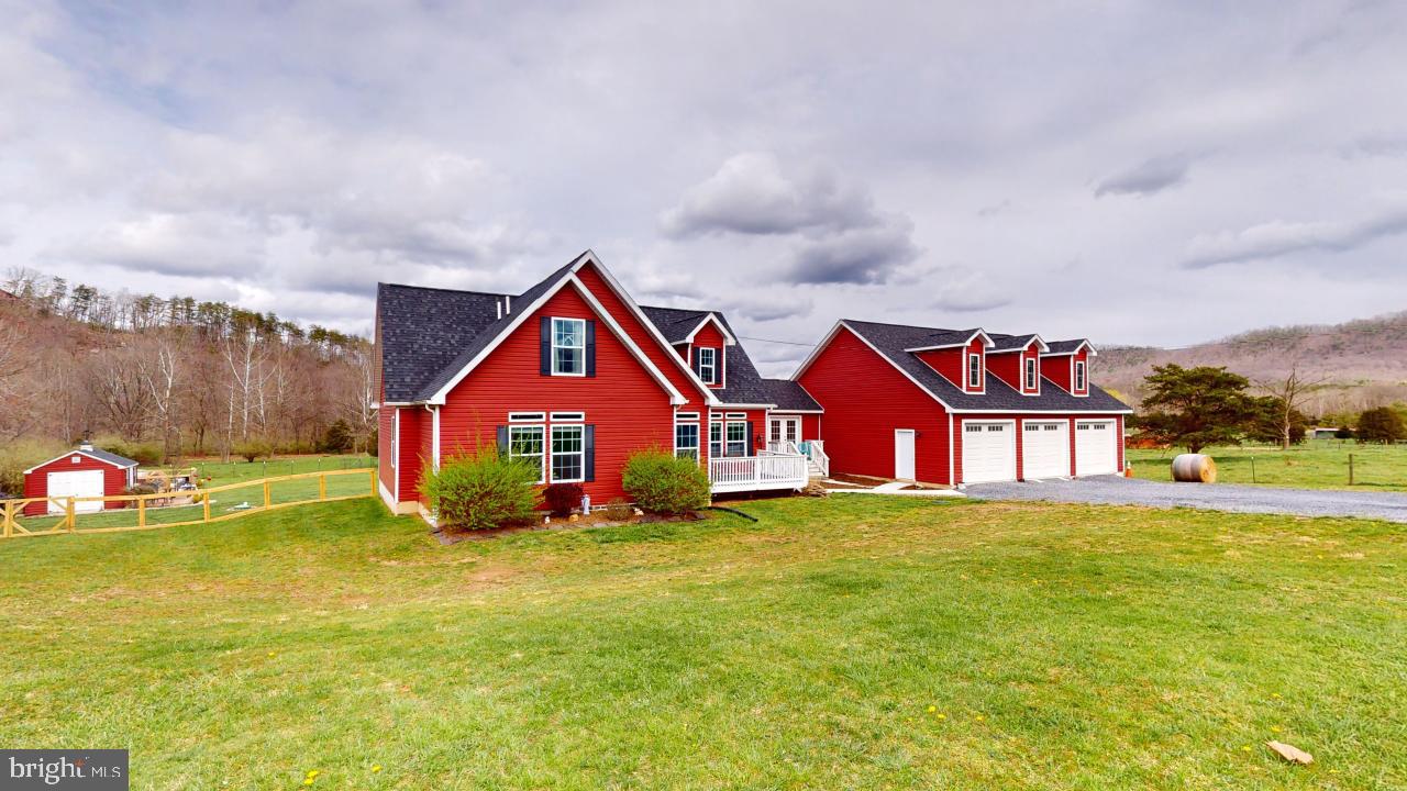 RUSHING RIVER FARMS - Residential