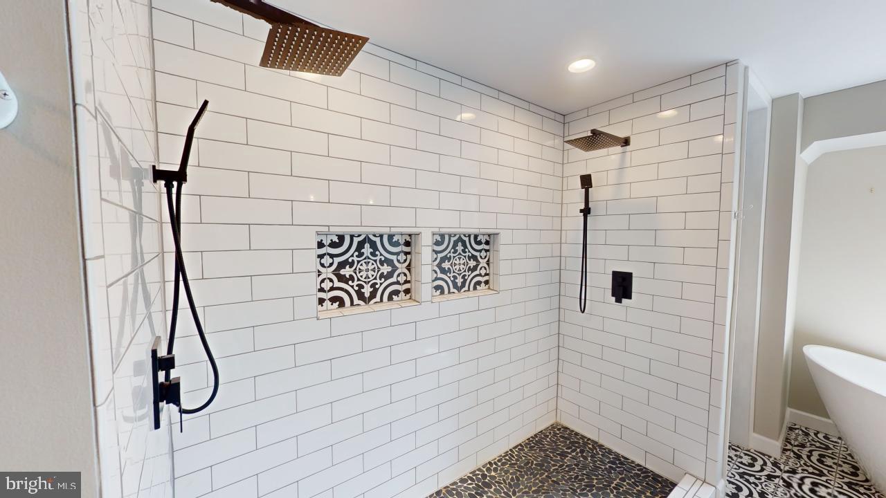 RUSHING RIVER FARMS - Residential