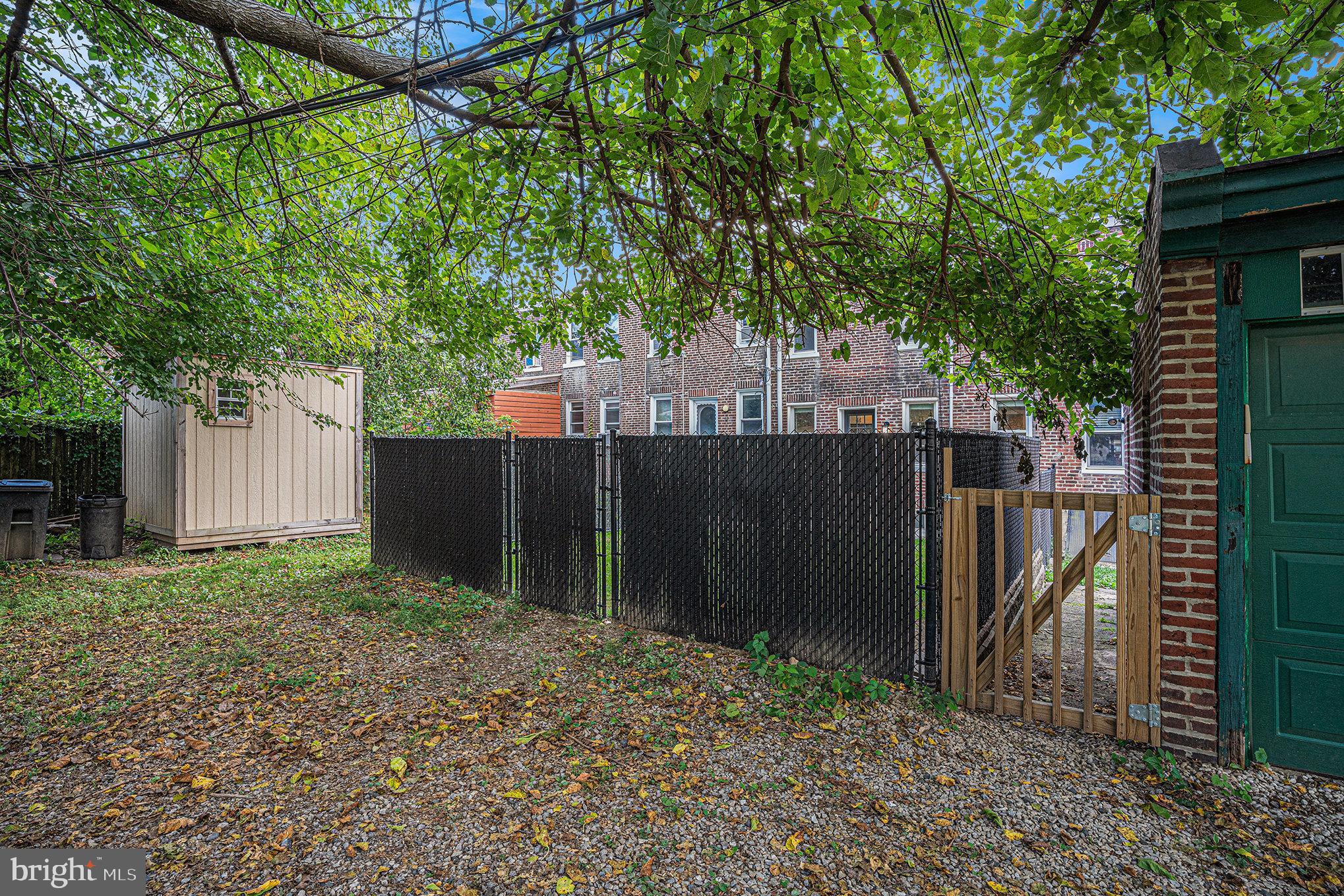 ROXBOROUGH - Residential