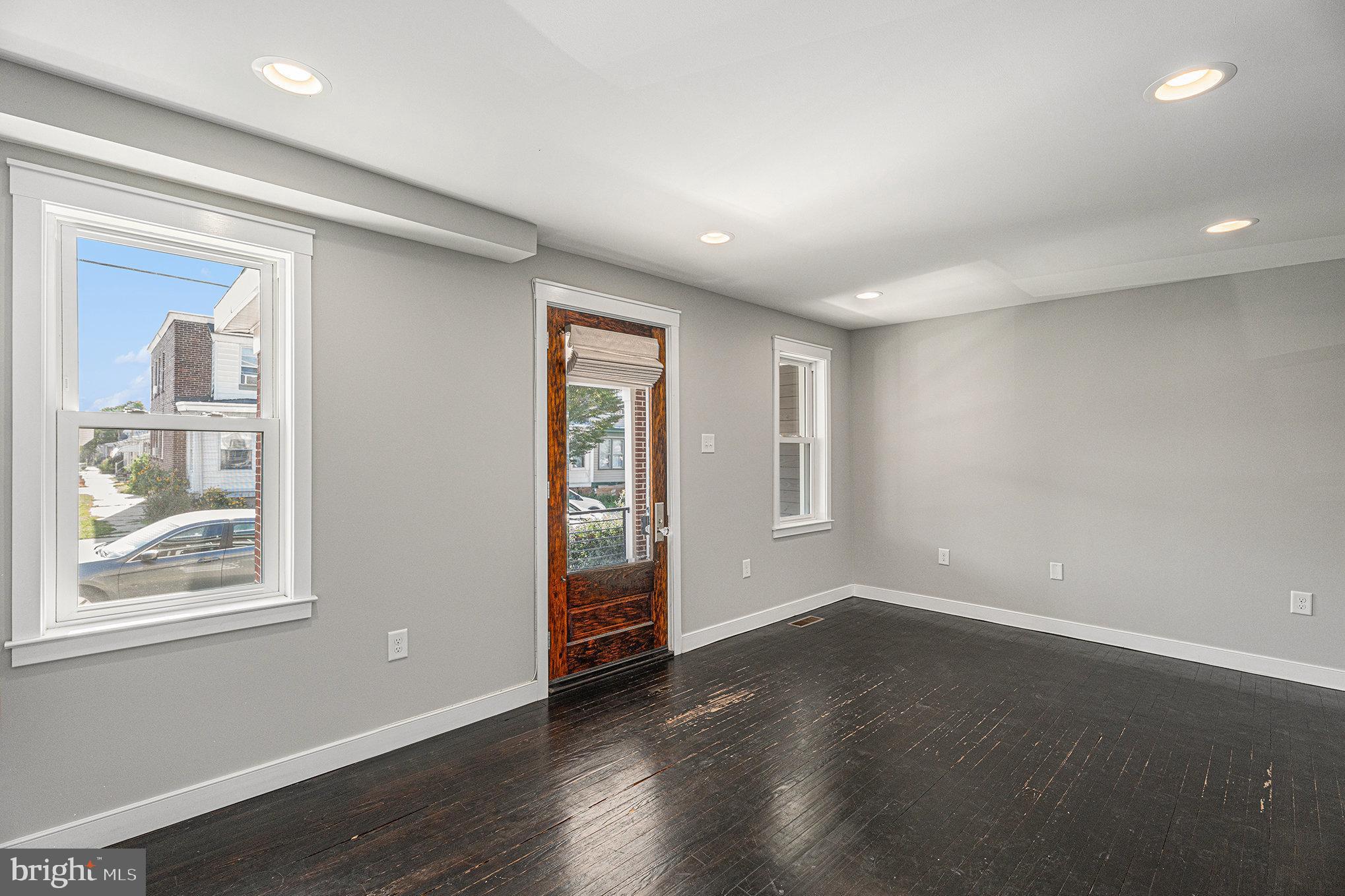 ROXBOROUGH - Residential