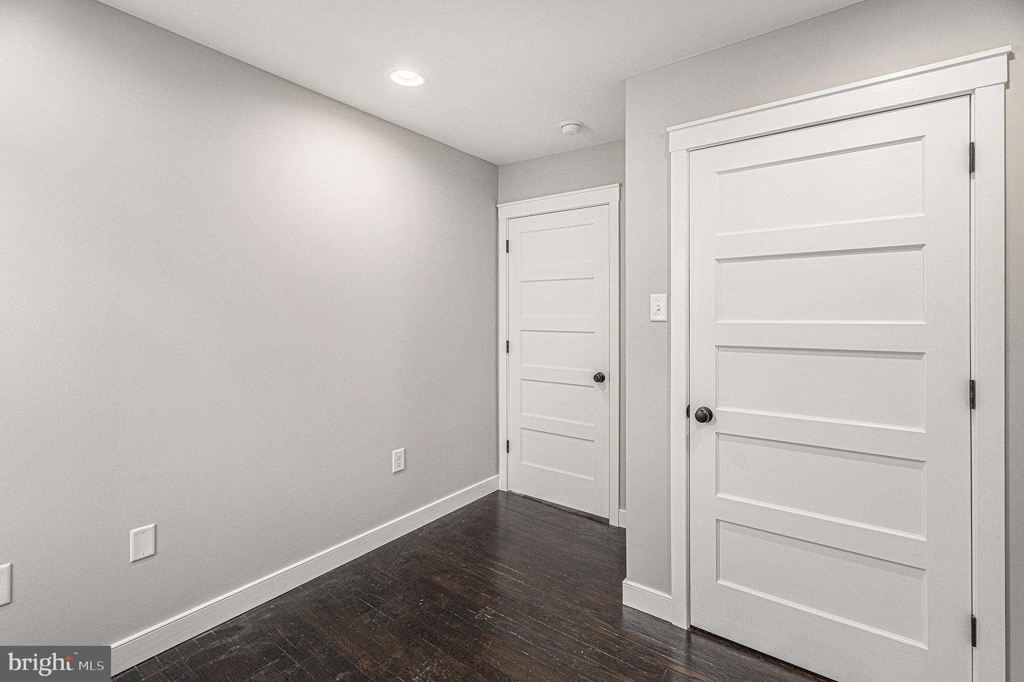 ROXBOROUGH - Residential