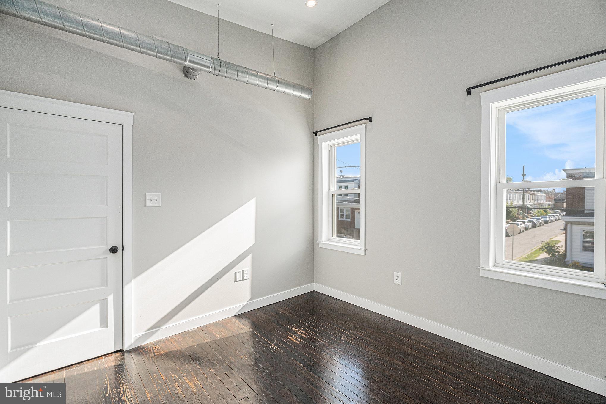 ROXBOROUGH - Residential