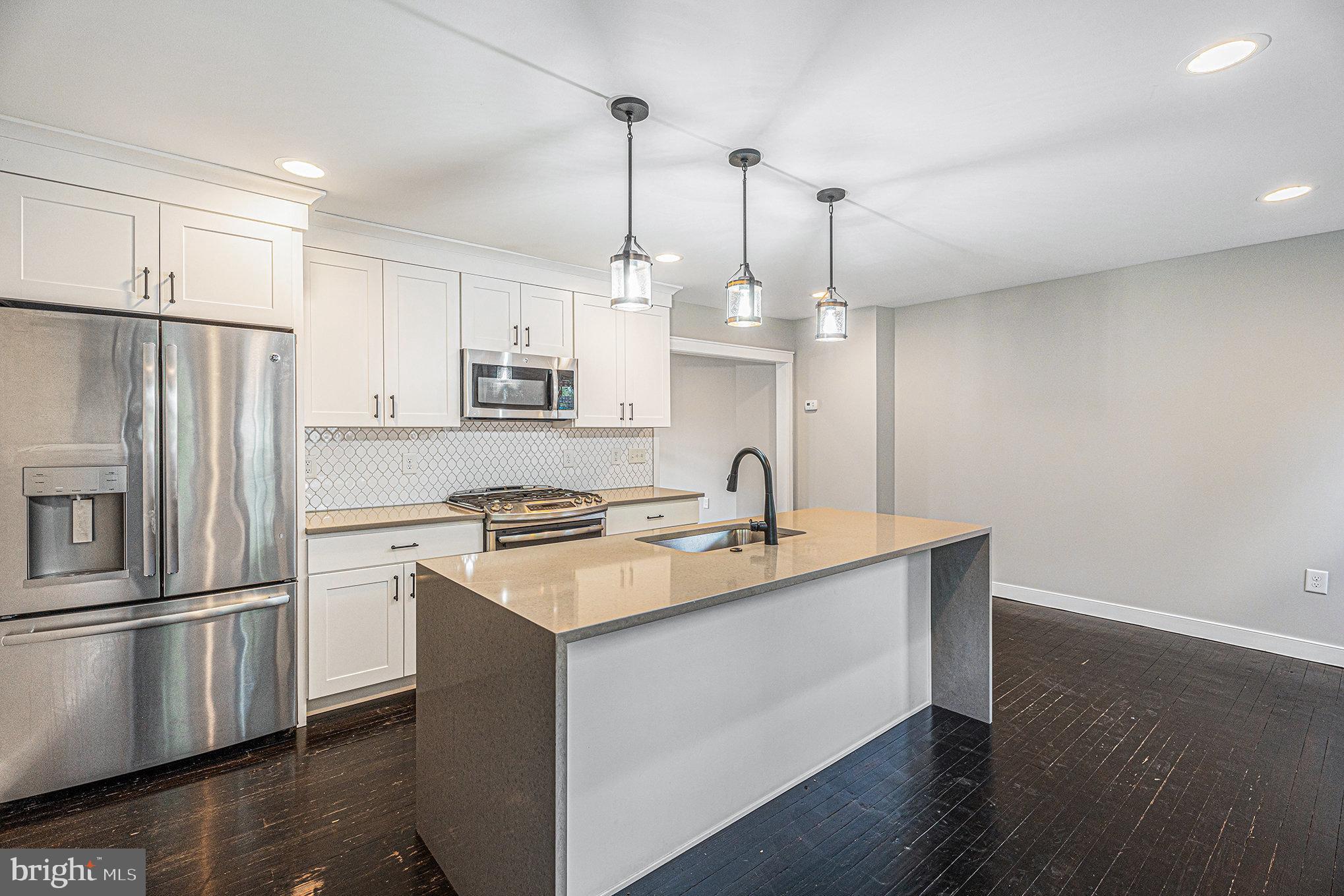 ROXBOROUGH - Residential