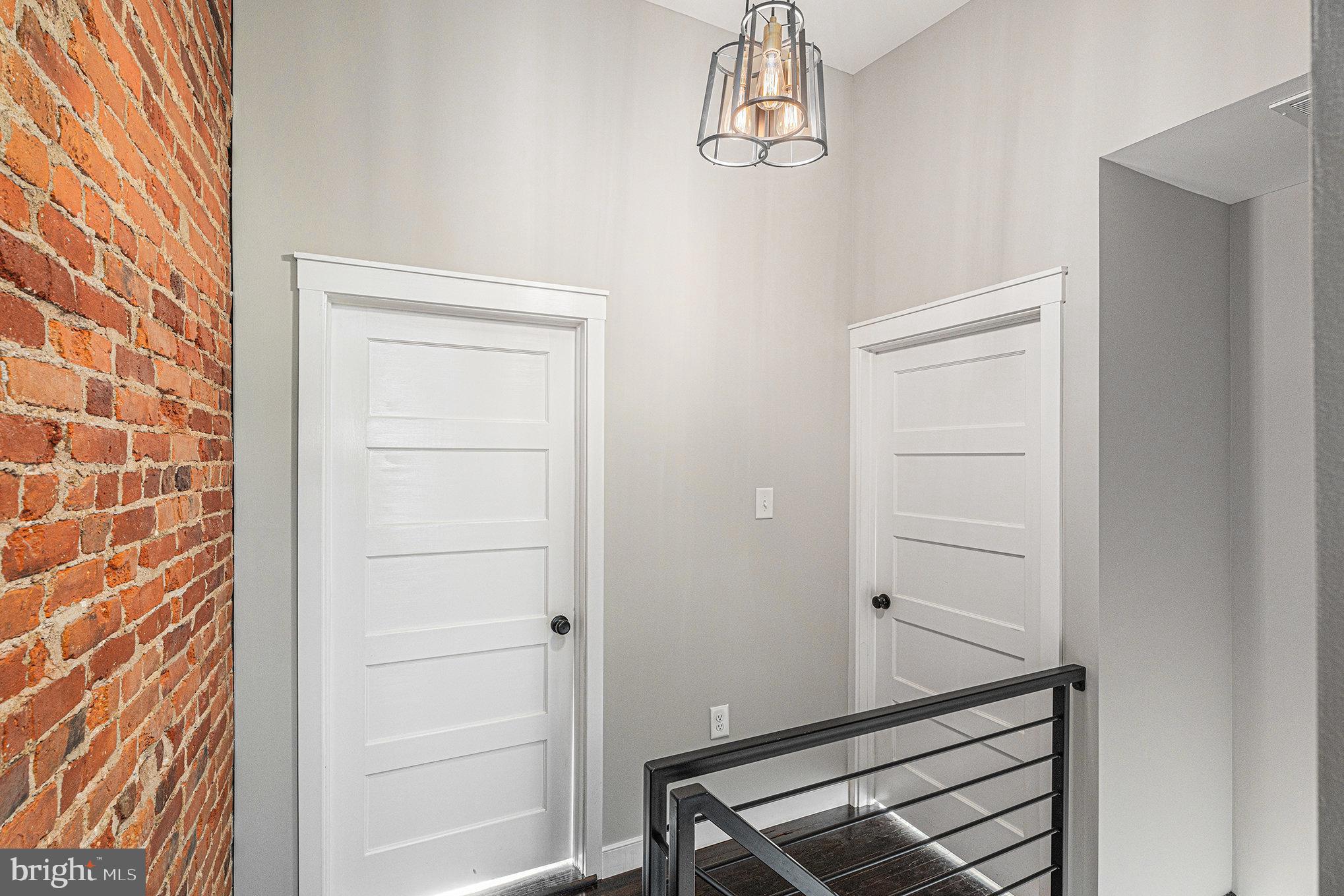 ROXBOROUGH - Residential