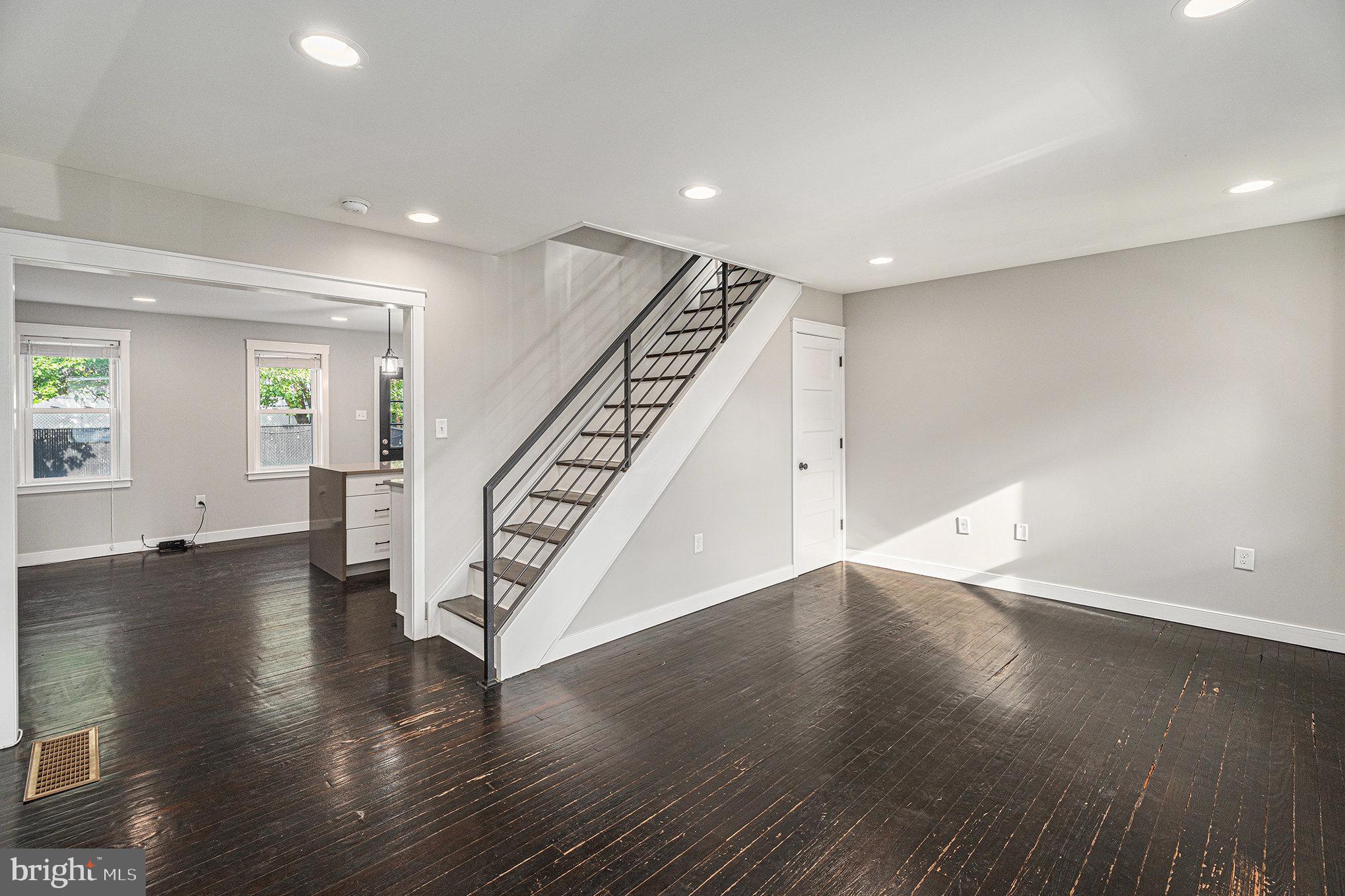 ROXBOROUGH - Residential