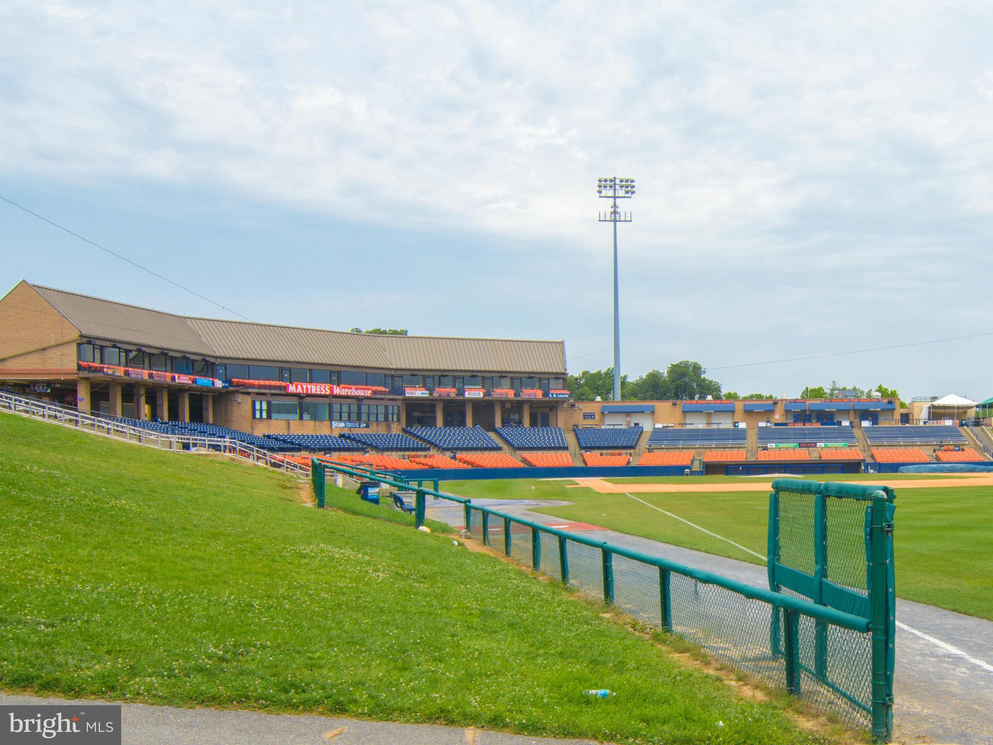 LINTON AT BALLENGER - Residential