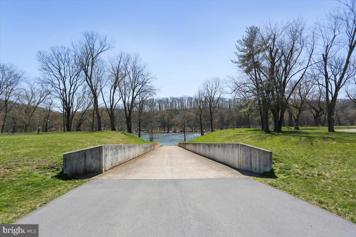 BROOKFIELD - Residential