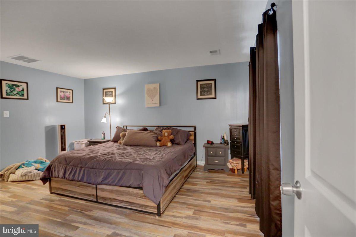 BROOKFIELD - Residential