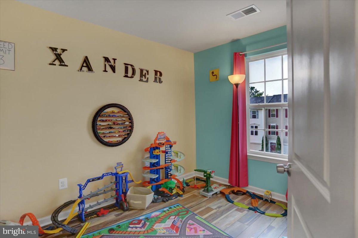 BROOKFIELD - Residential