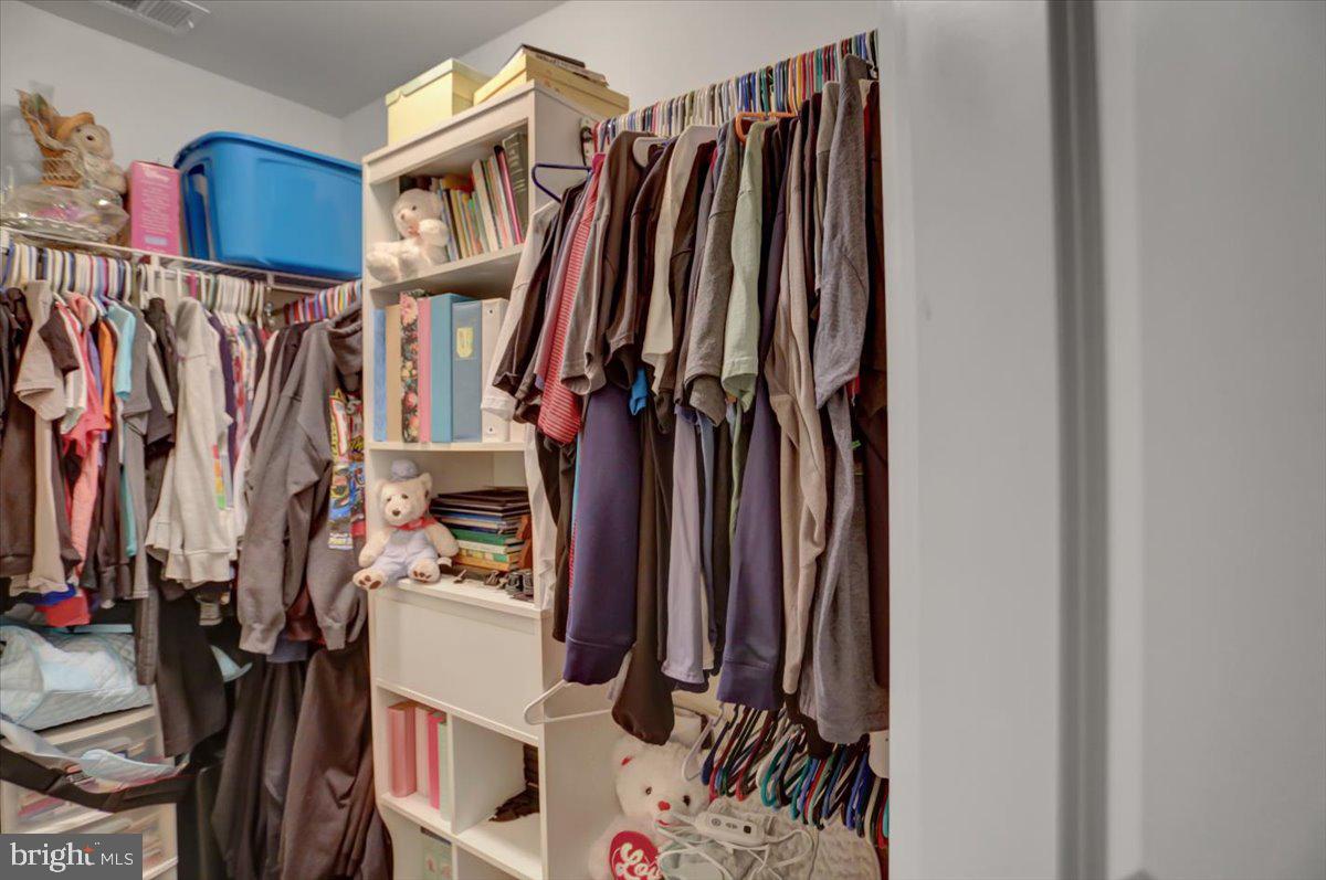 BROOKFIELD - Residential