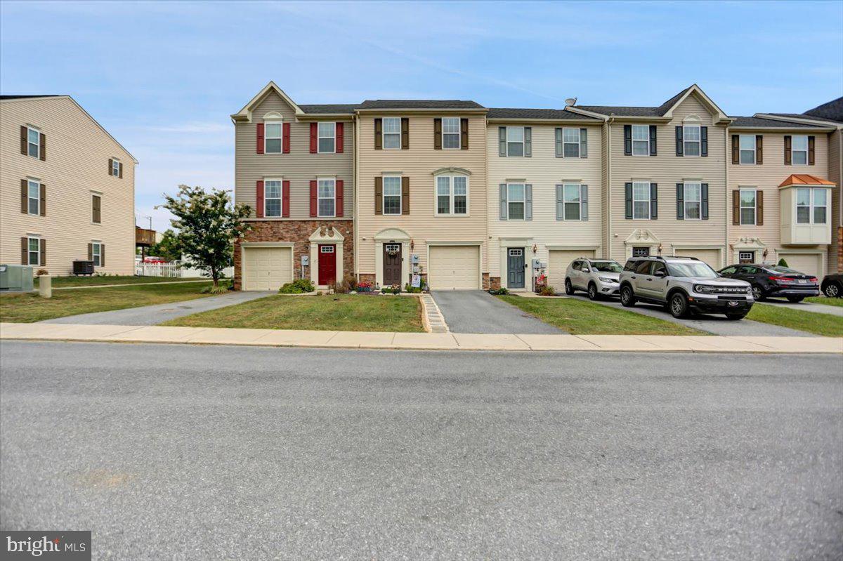 BROOKFIELD - Residential