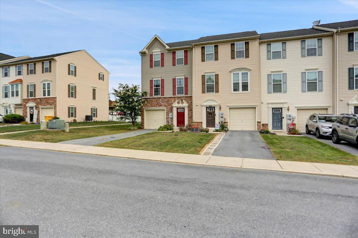 BROOKFIELD - Residential