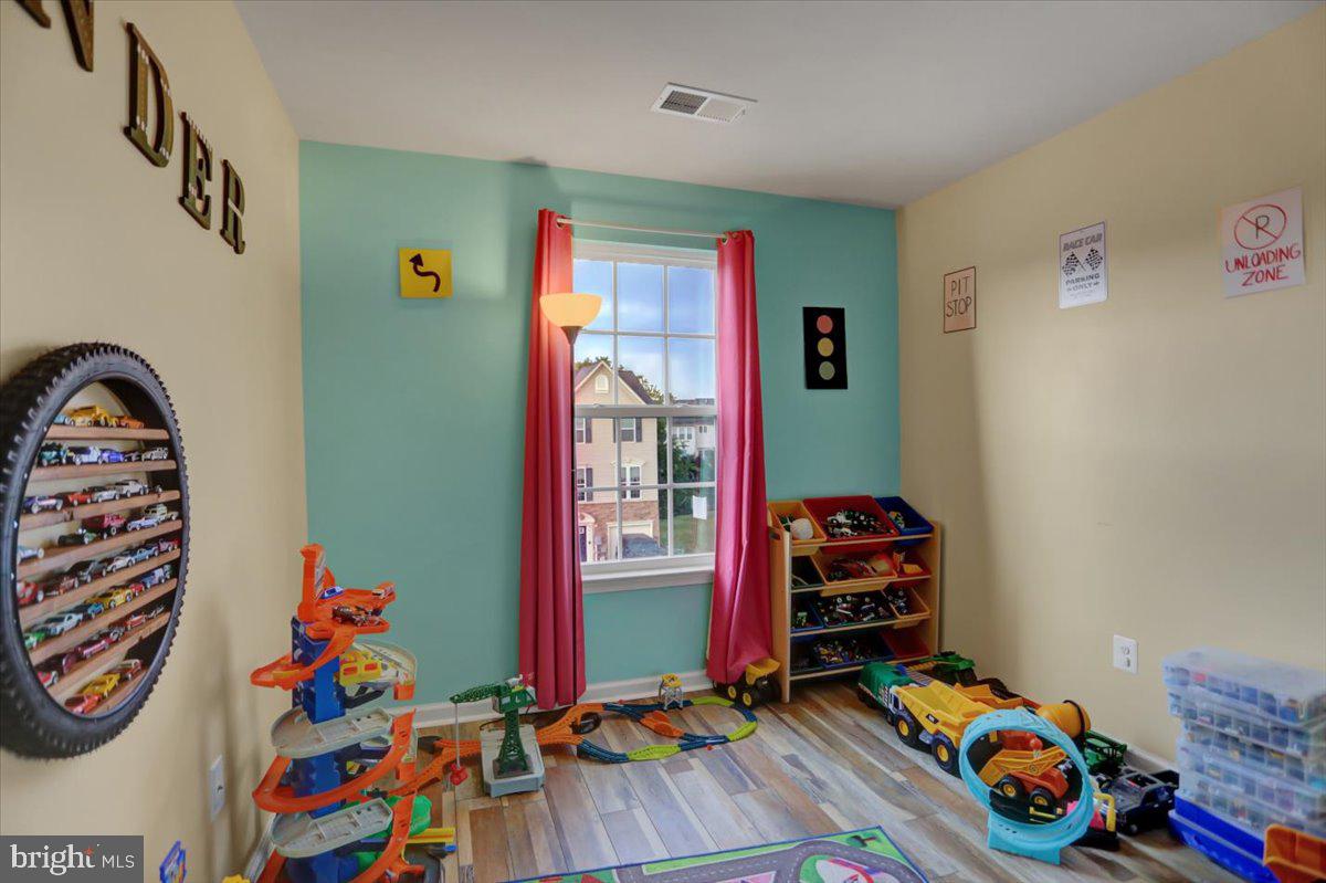 BROOKFIELD - Residential