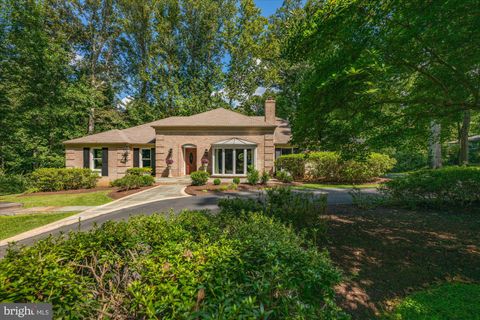 Photo of 9225 Aldershot Drive, BETHESDA, MD 20817 (MLS # MDMC2217830)