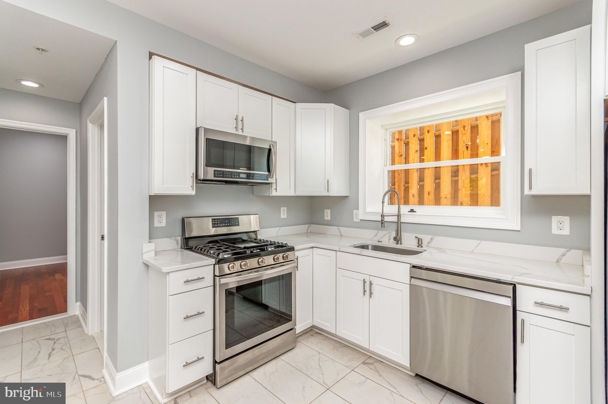 EDGEMONT - Residential Lease