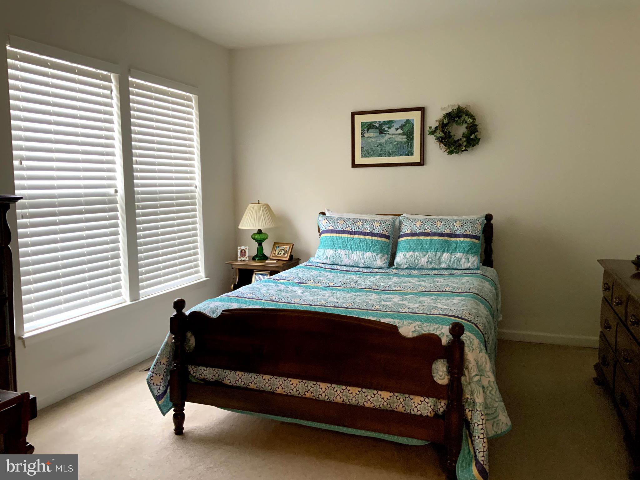 DIXON SQUARE - Residential