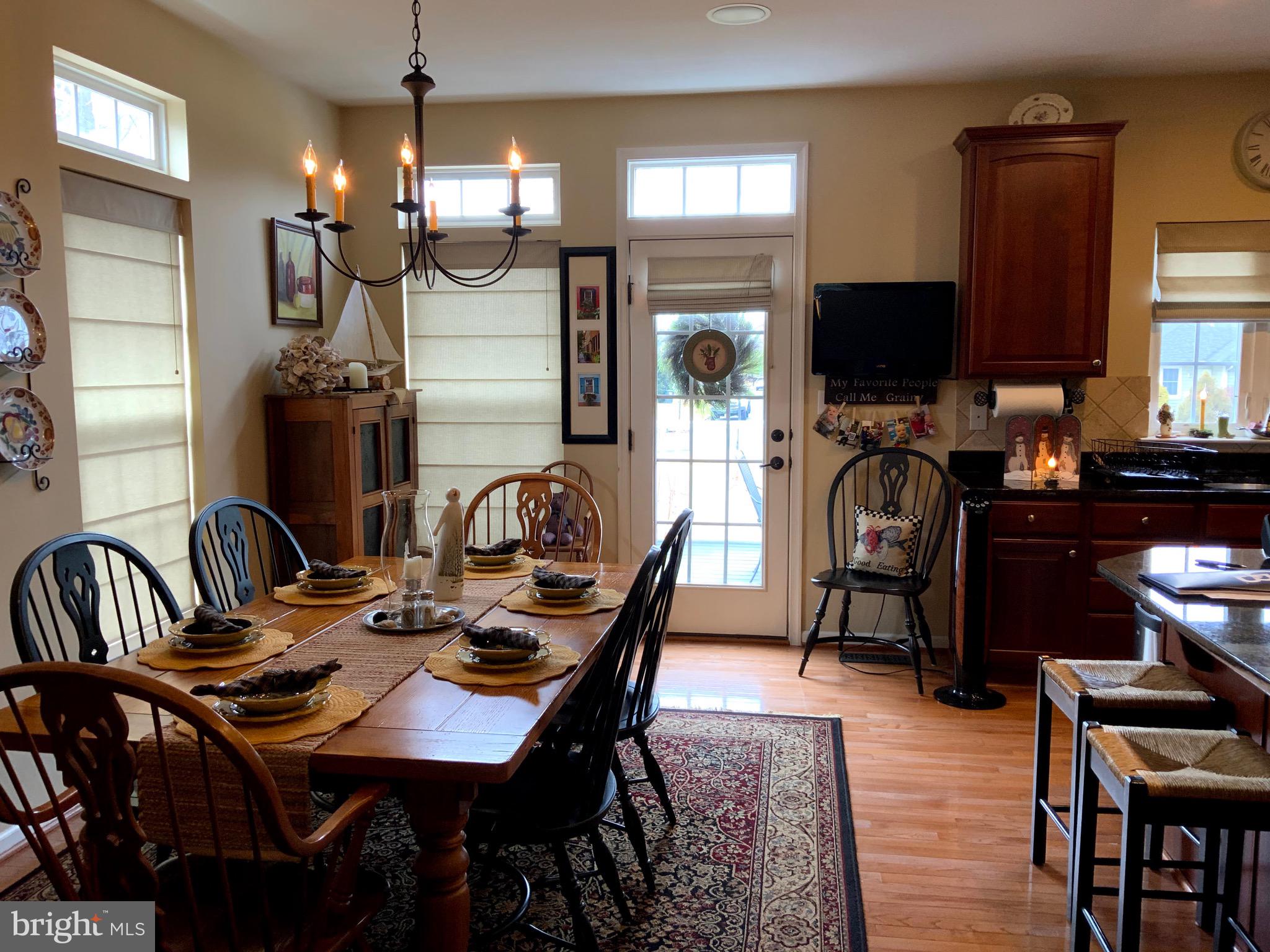 DIXON SQUARE - Residential