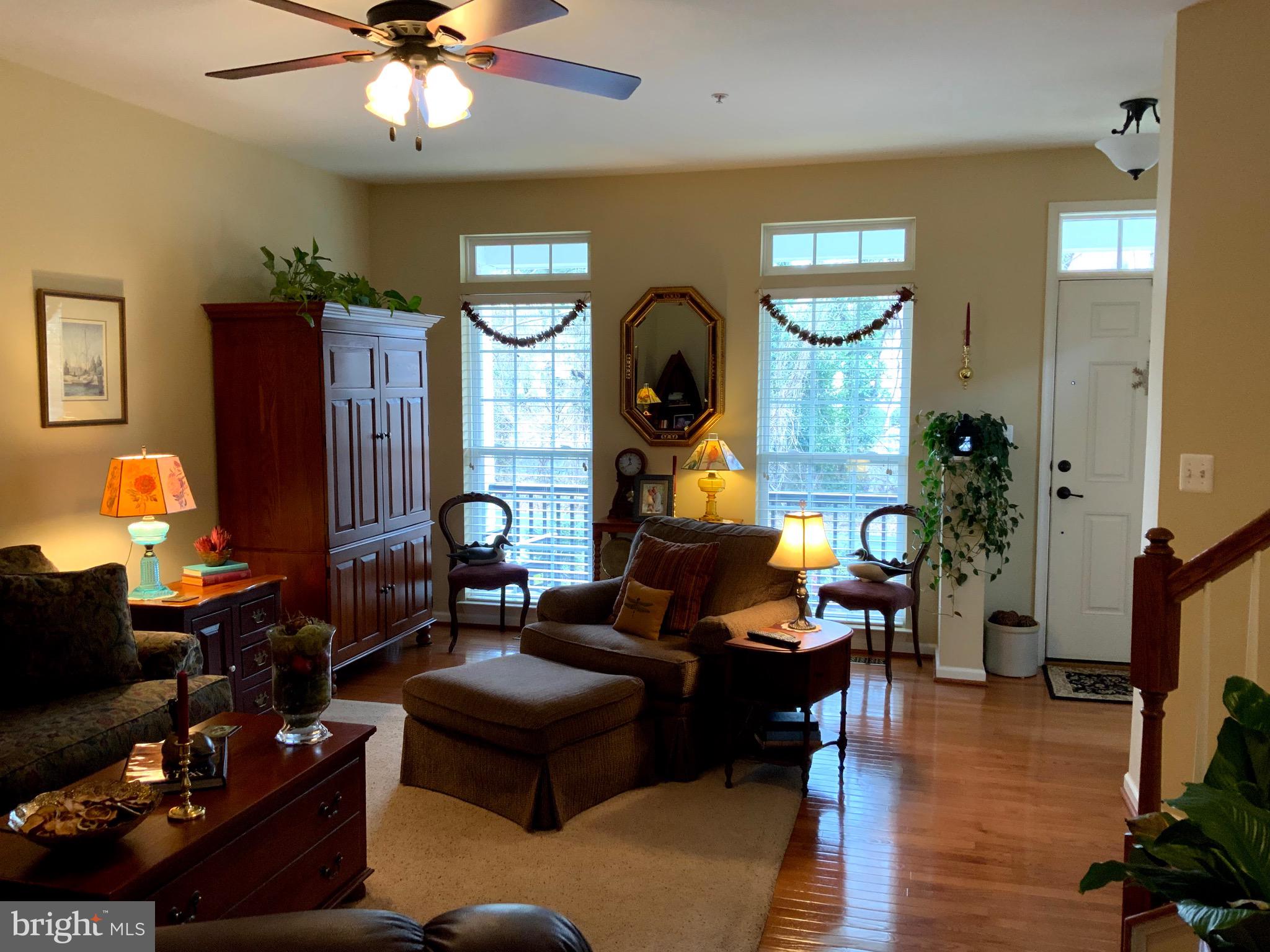 DIXON SQUARE - Residential