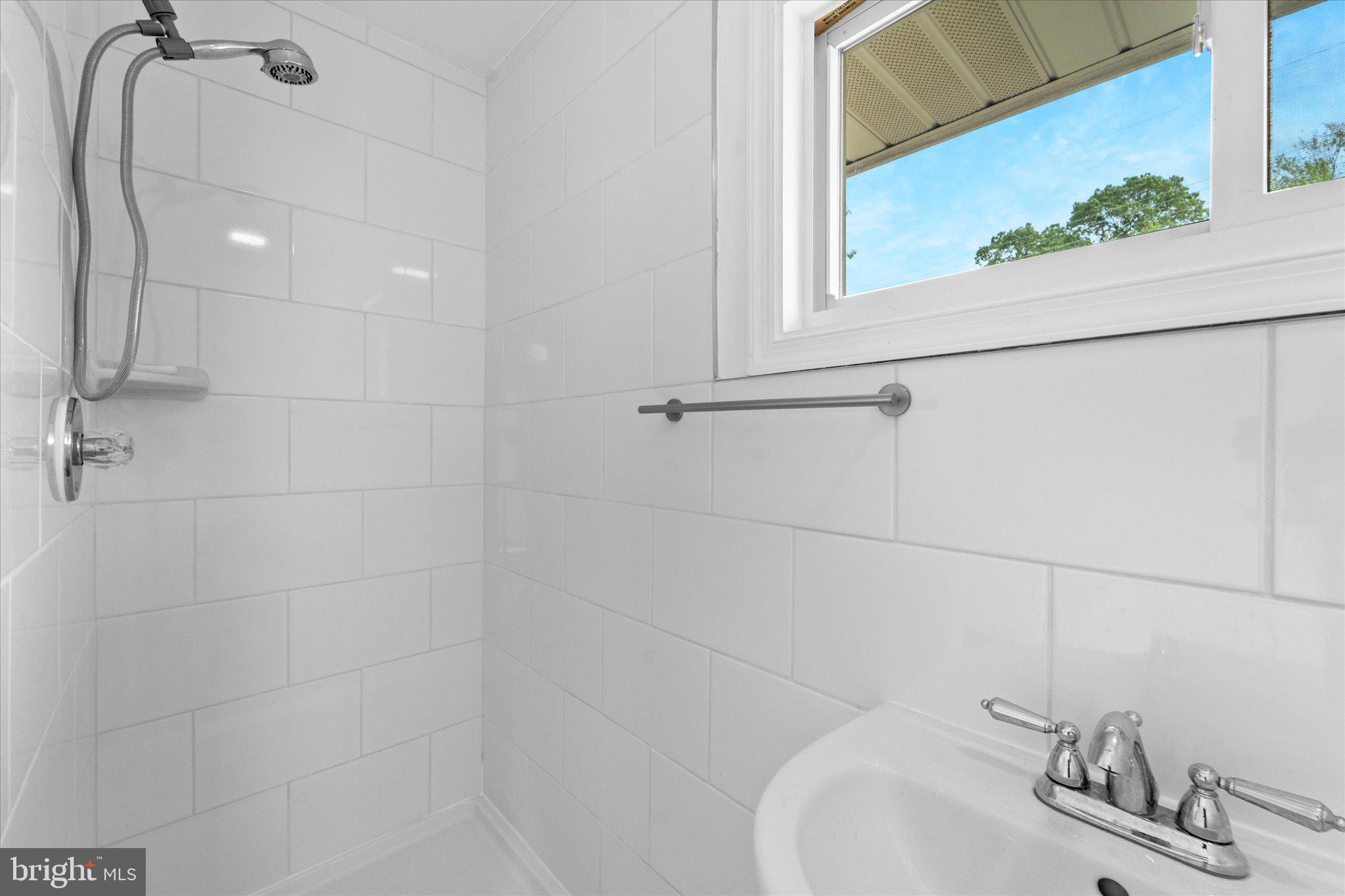 MONTICELLO FOREST - Residential Lease