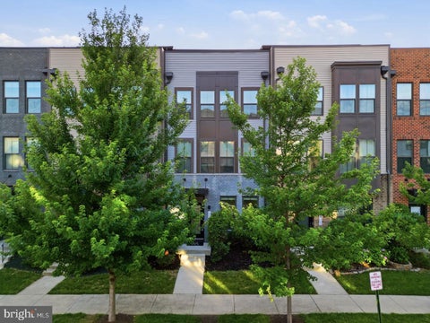 Townhouse For Rent - 22311 Tees Terrace<br/> ASHBURN, VA 20148
