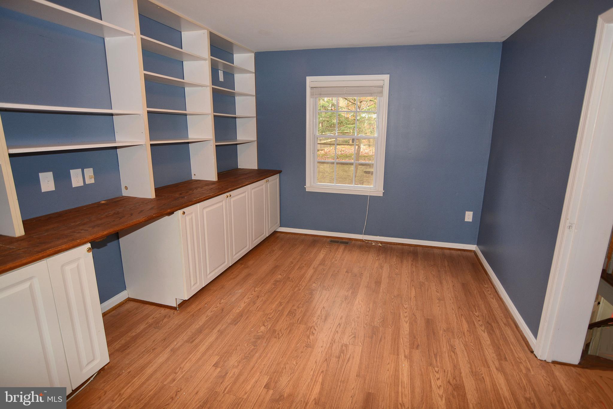 LAKE LOUISE - Residential Lease