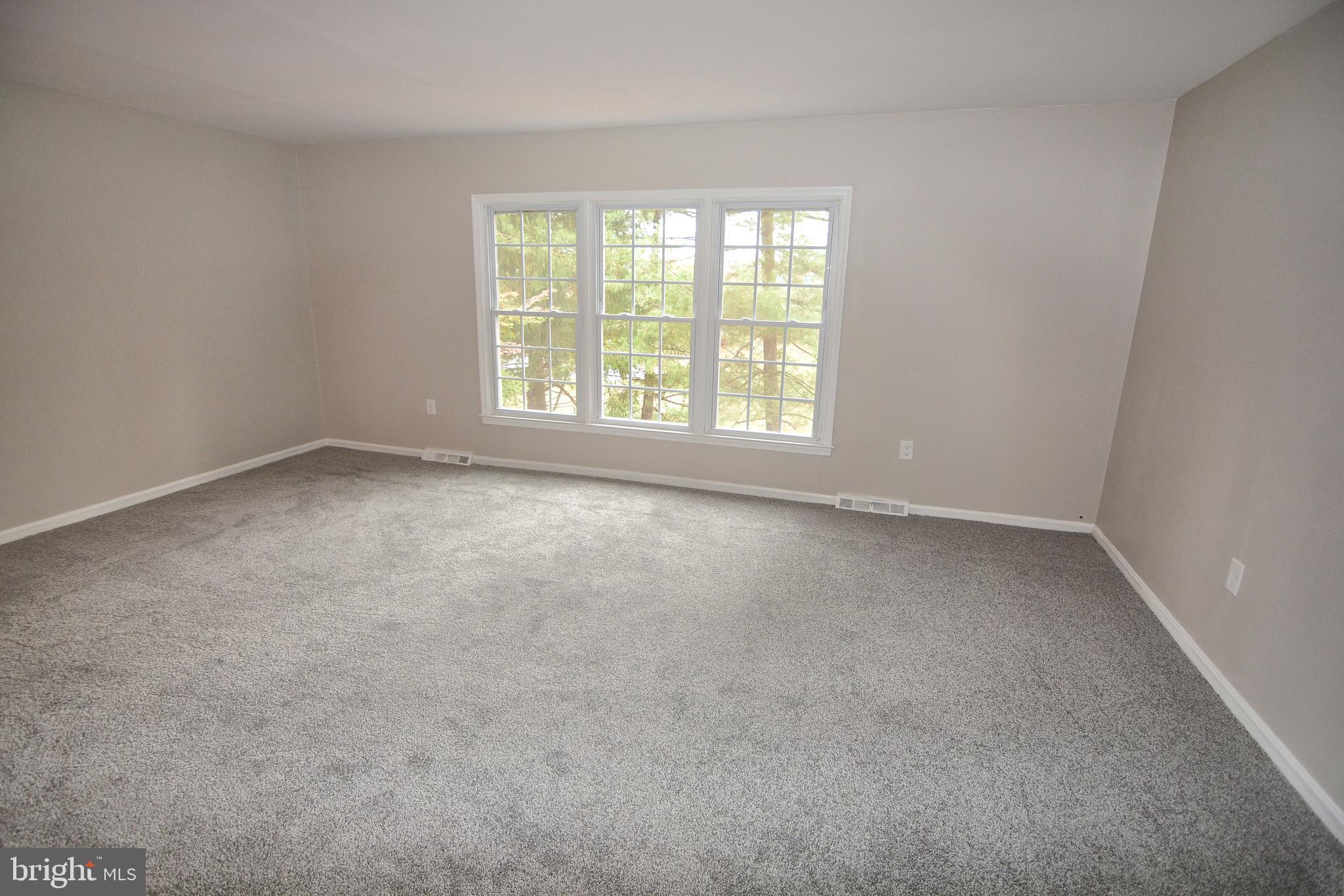 LAKE LOUISE - Residential Lease