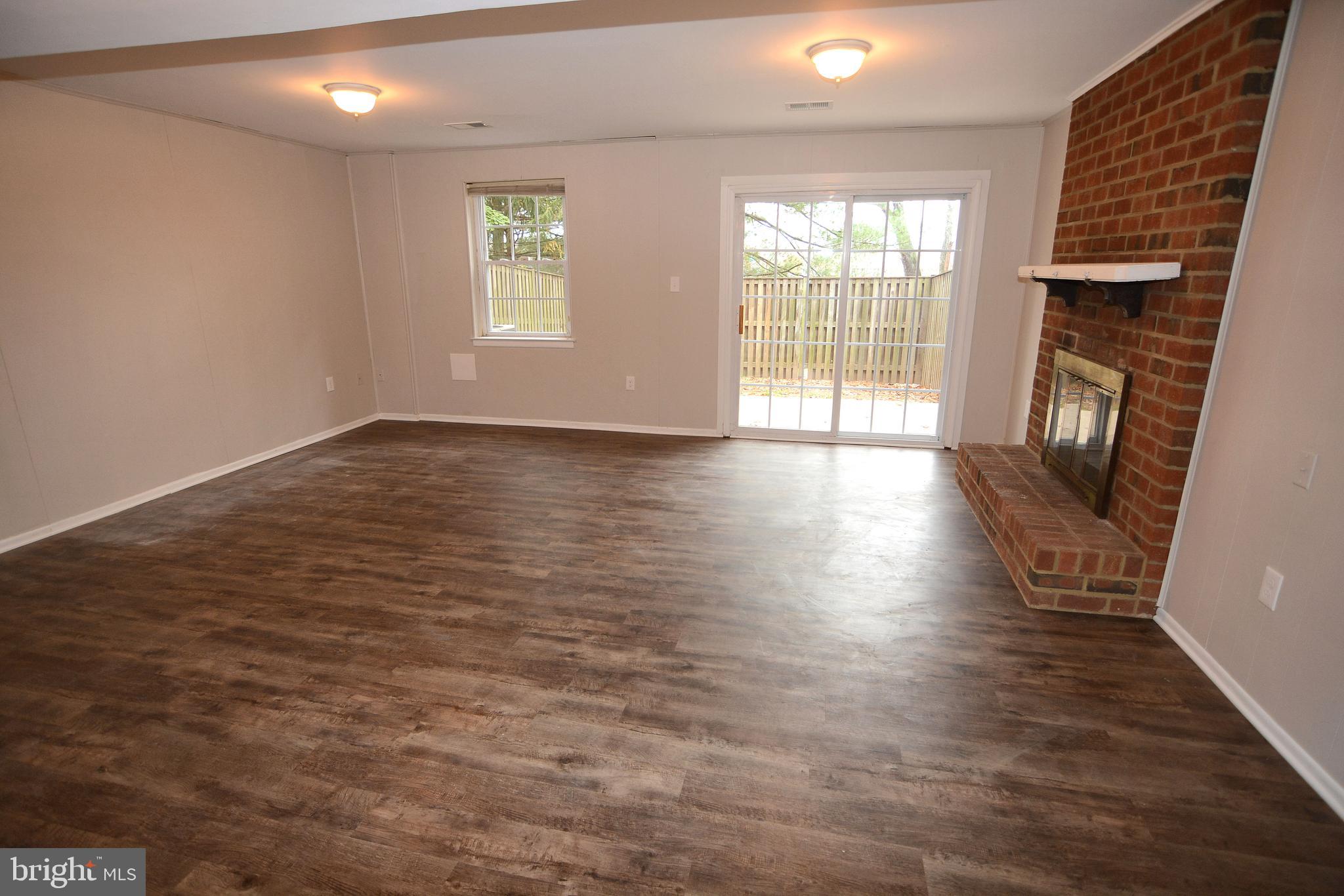 LAKE LOUISE - Residential Lease