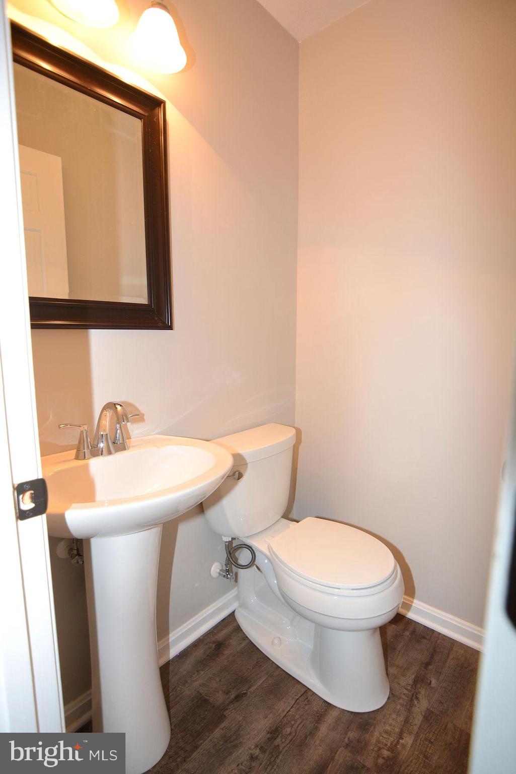 LAKE LOUISE - Residential Lease