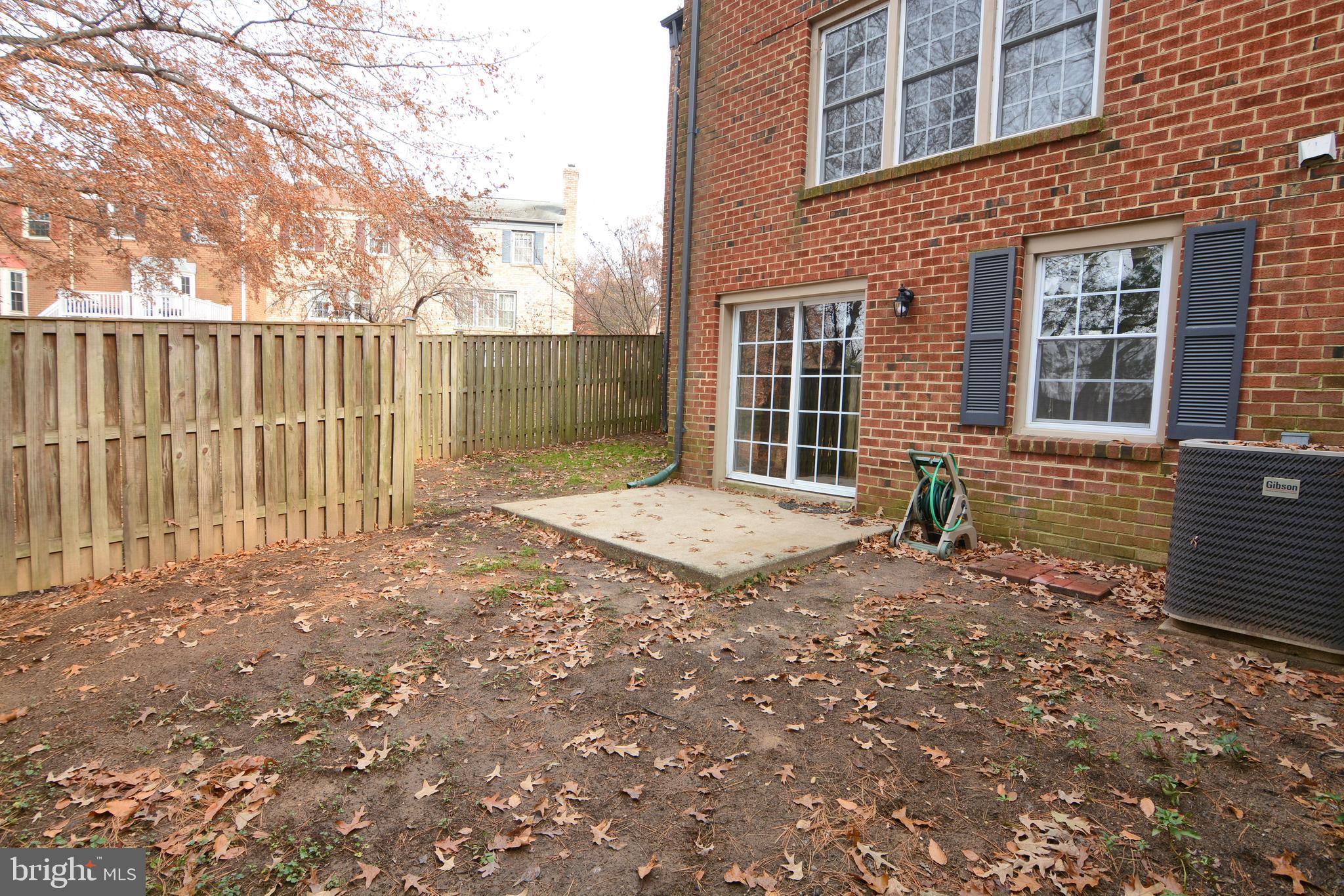 LAKE LOUISE - Residential Lease