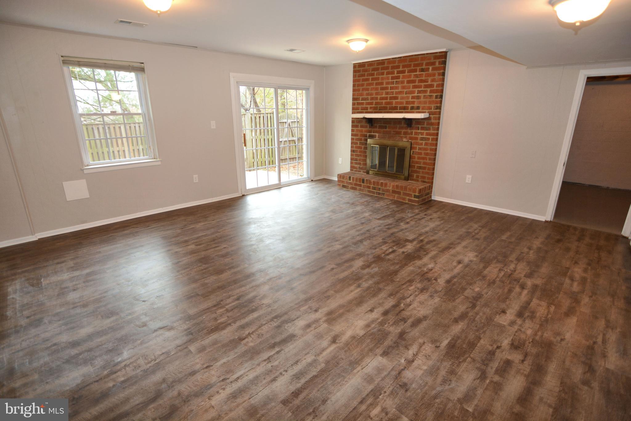 LAKE LOUISE - Residential Lease