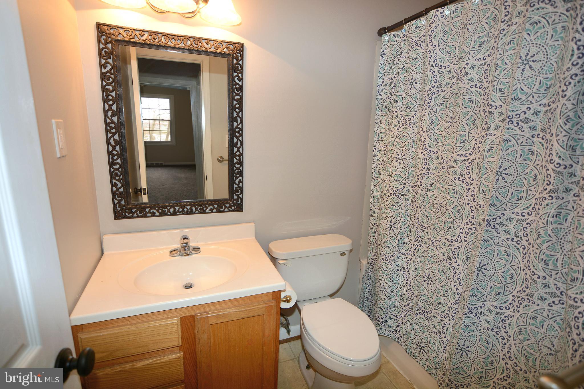 LAKE LOUISE - Residential Lease