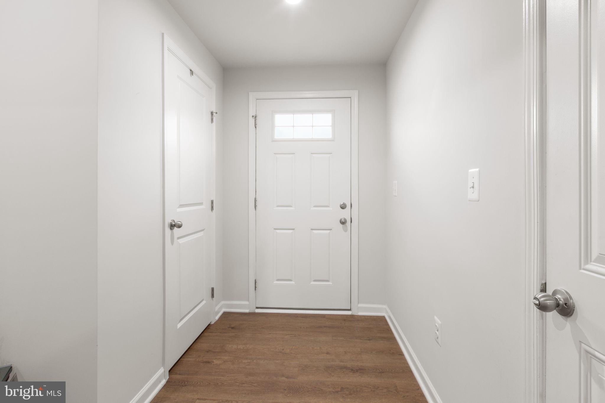 2590 LAUREL PARK DRIVE