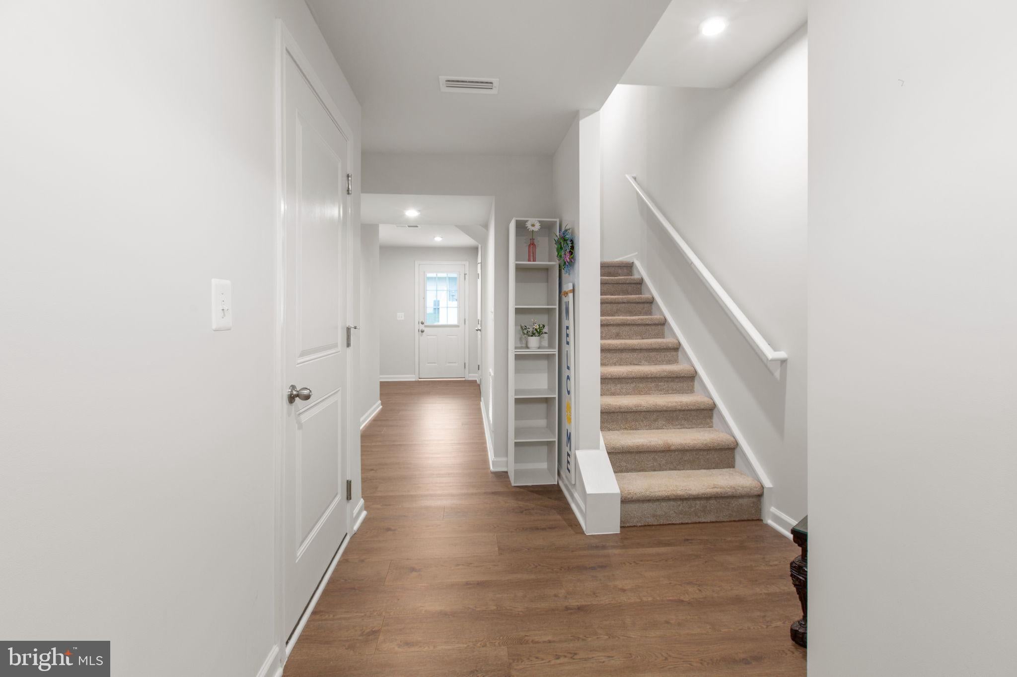 2590 LAUREL PARK DRIVE