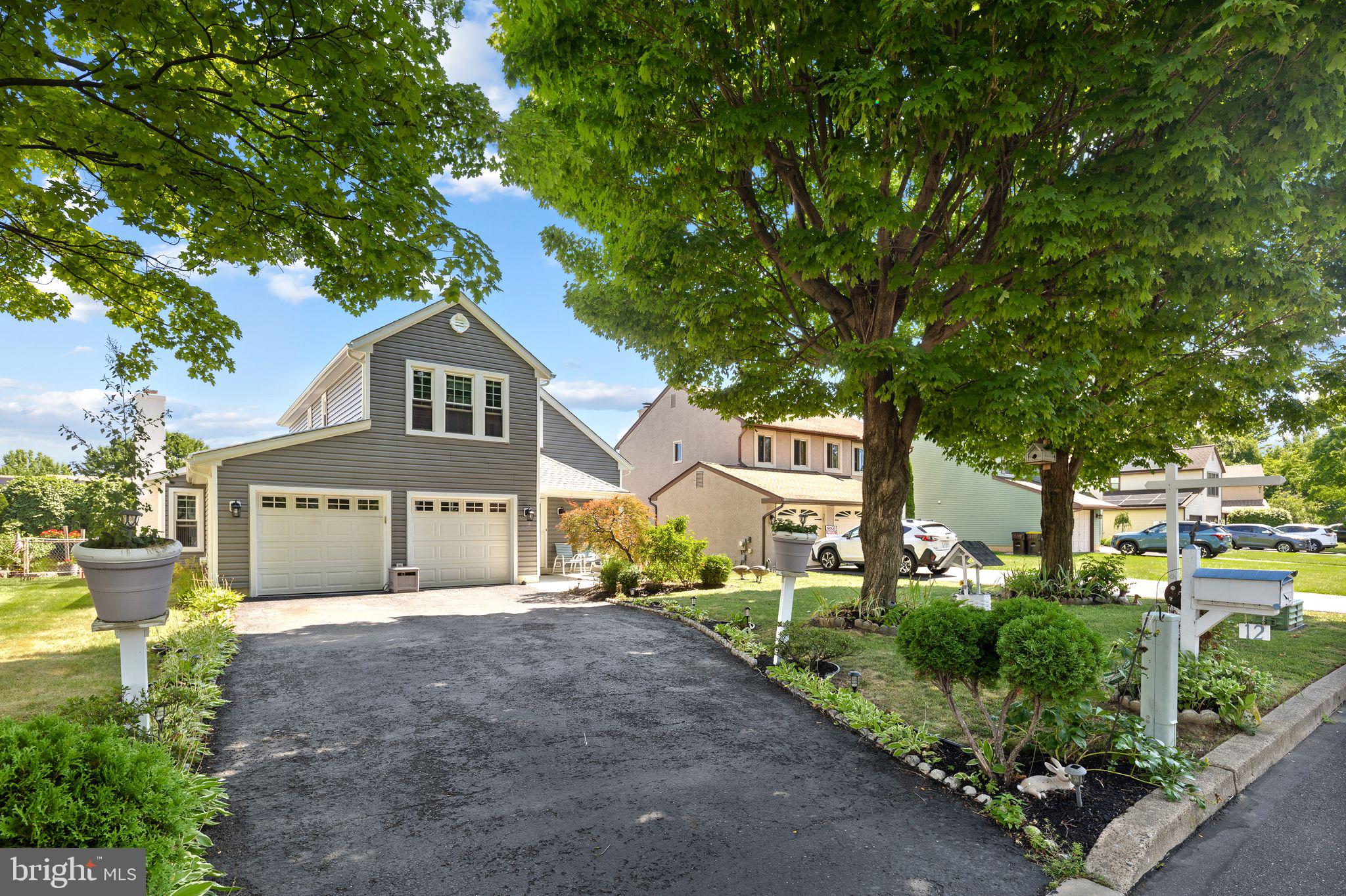 12 PEBBLE DRIVE