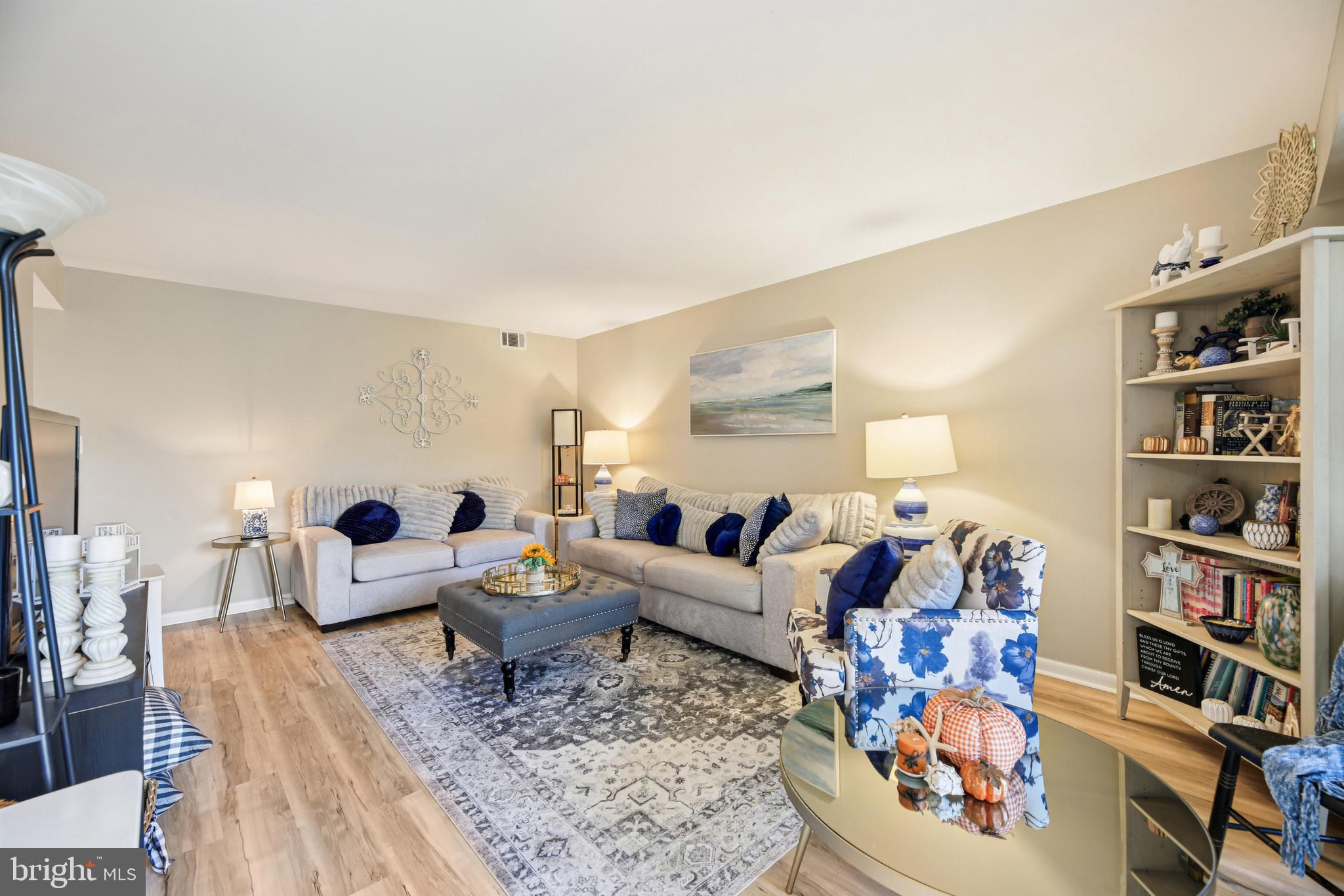 10 MULLINGAR COURT 302