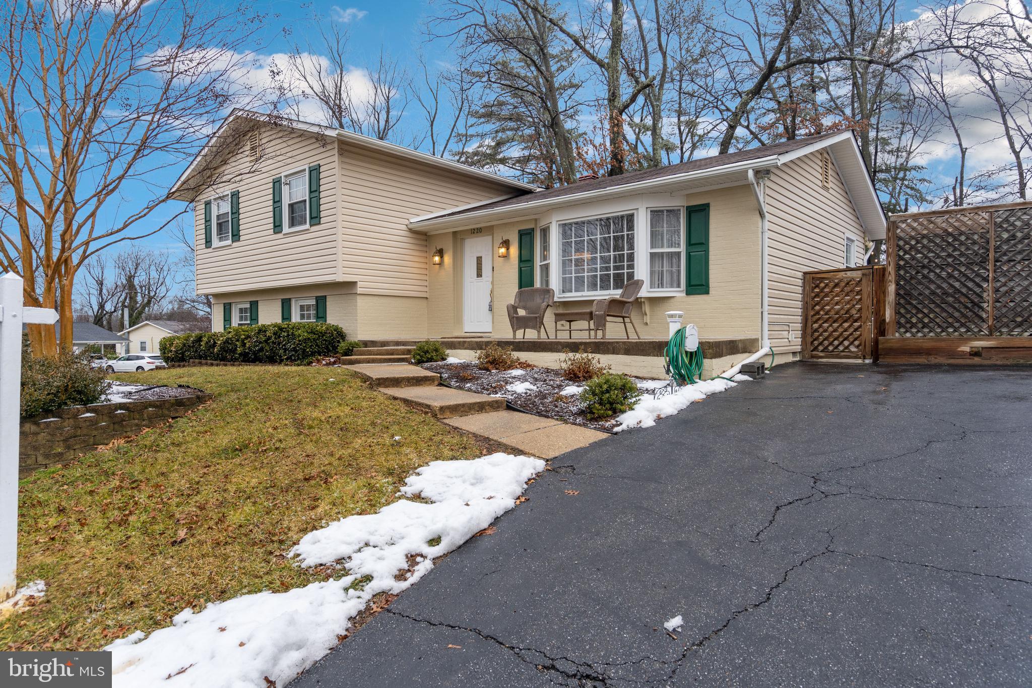 MAPLE RIDGE - Residential