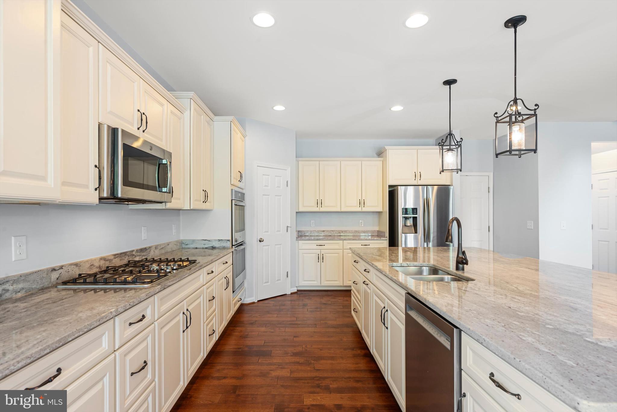 CANTER ESTATES - Residential